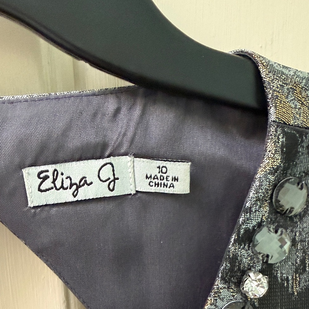 Eliza J Jewel-Neck Metallic Dress - Picture 4 of 8